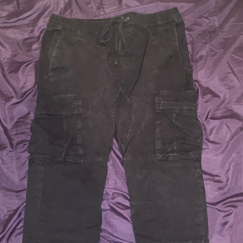PacSun Cargo pants, only wear 3 times and still are in great condition.